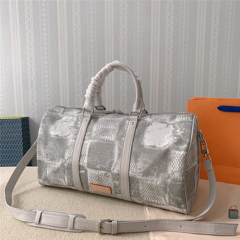 

2021 Luxury design check airport travel bag Blue Grey Unisex style Large-capacity handbag Fashion 2021 famous design shoulder trip bags, Light grey