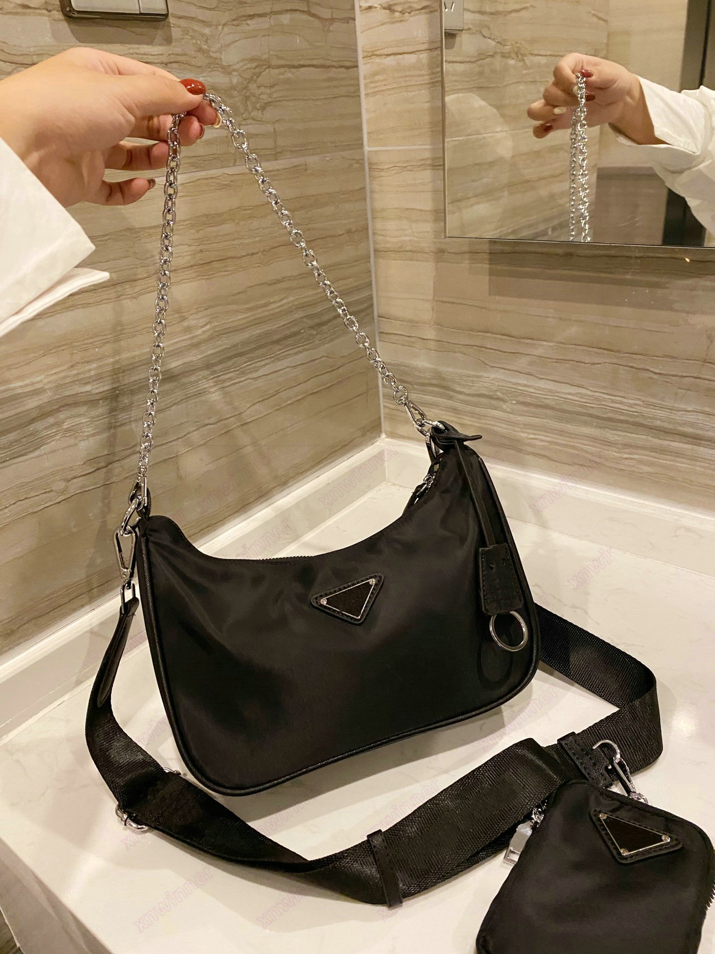 

Re-edition 2005 Black Nylon Cross Body Shoulder Bag Womens Luxurys Designers CrossBody 2pcs Purse Wallet Hobo Chain Bags Tote 1BH204