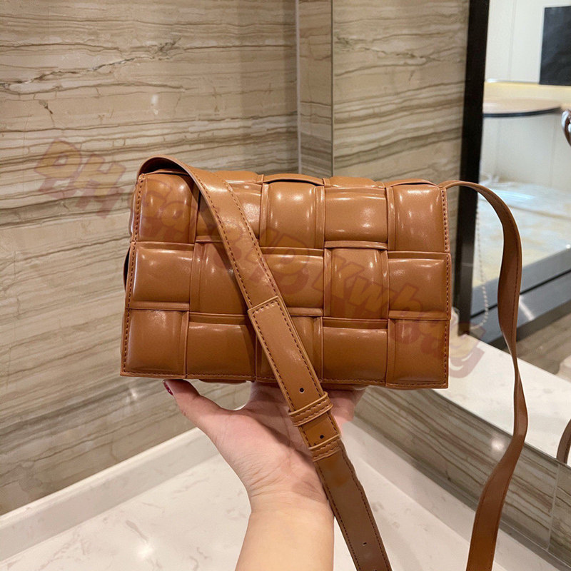 

2021 Luxury designer Handbags shoulder bags women fashion messenger bag leisure pleated Plaid woven cow leather Pillow lattice crossbody han