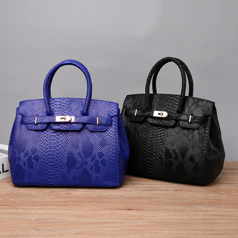 

Wholesale factory ladies shoulder bag classic contrast printed handbags large capacity multifunctional fashion backpack elegant atmosphere snake handbag