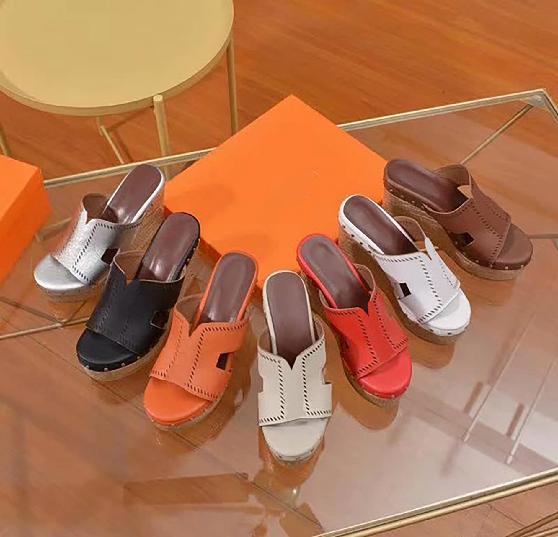 

Top Quality Designer Luxury Women Thick Bottom Slippers Classic H Leather Sandals Flat Fashion Casual Shoes Beach Party Wedding with Box