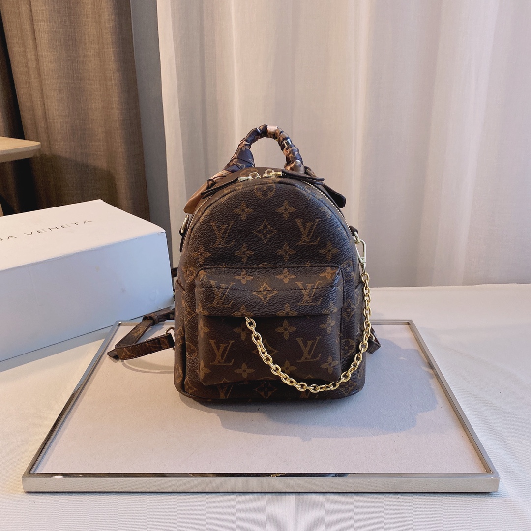 

TopLVLouis Vitton Chain Backpacks Cowhide Designers Leisure Sports Rucksack Wallet Women Men Fashion Travel School Bag Purses Vutton Luxurys