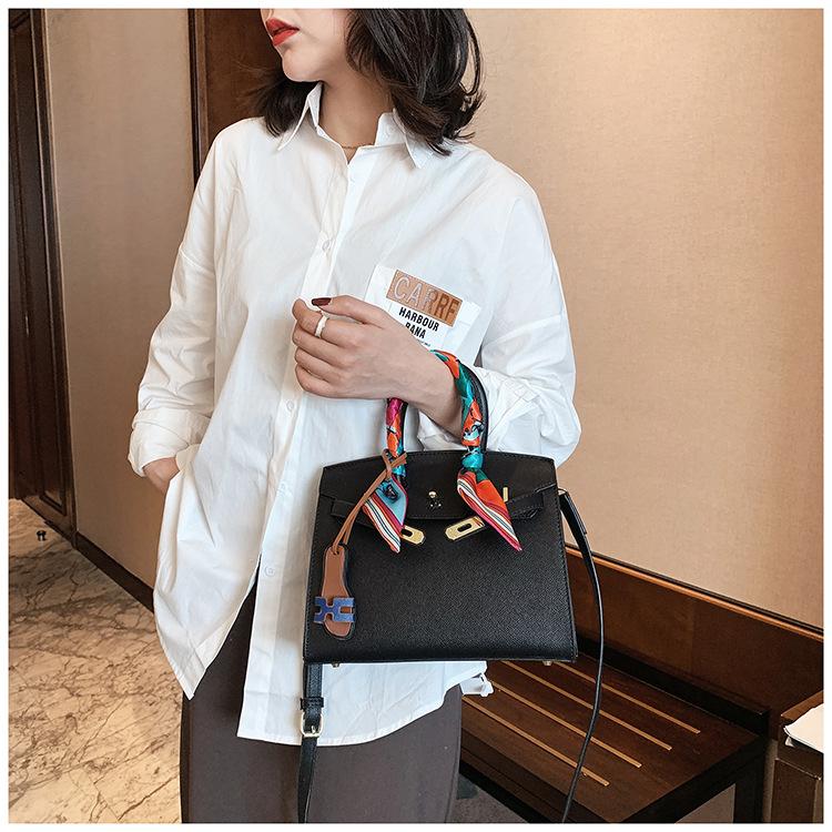 

Shoulder Bags Web Celebrity Women's Handbag With One Slug In Korean Version 2021. Anti-theft. Waterproof, White