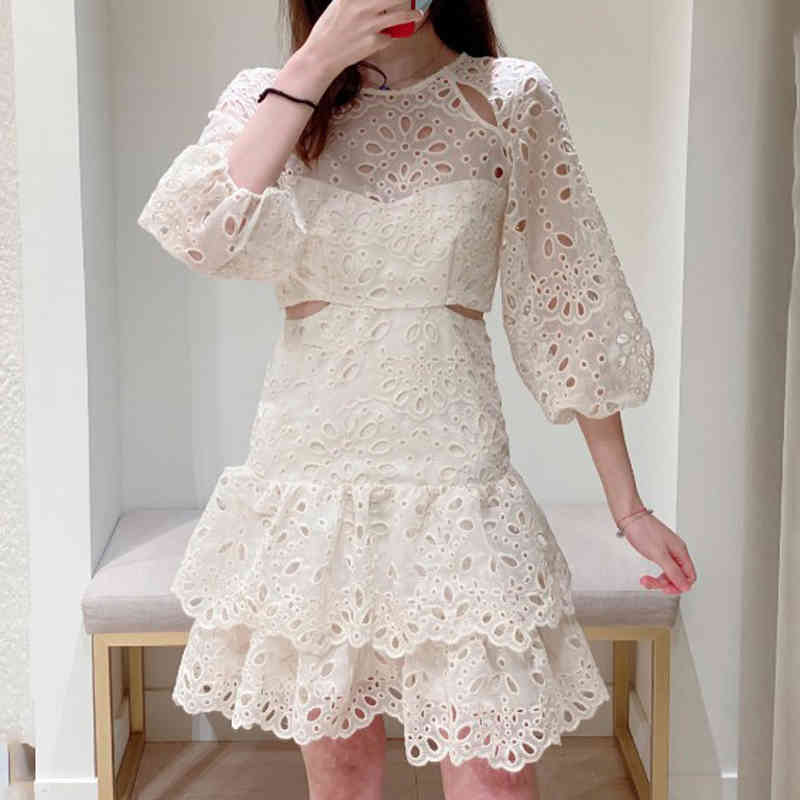 

High-end Custom Lace Backless Puff Sleeve Mini Dress Shorts Hollow out Embroidery Slim Fairy Summer 210525, White