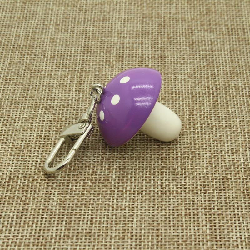 

Keychains 1Pcs Colored Mushroom Food Pendant Keychain Key Ring Fashion Unique Creative Simulation Bag Car Airpods Box K128