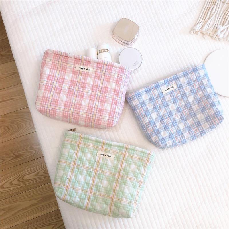 

Cosmetic Bags & Cases Cute Quilted Plaid Bag Korean Style Travel Makeup Organizer Necesserie Storage Pouch Women Portable Beauty Case, Green
