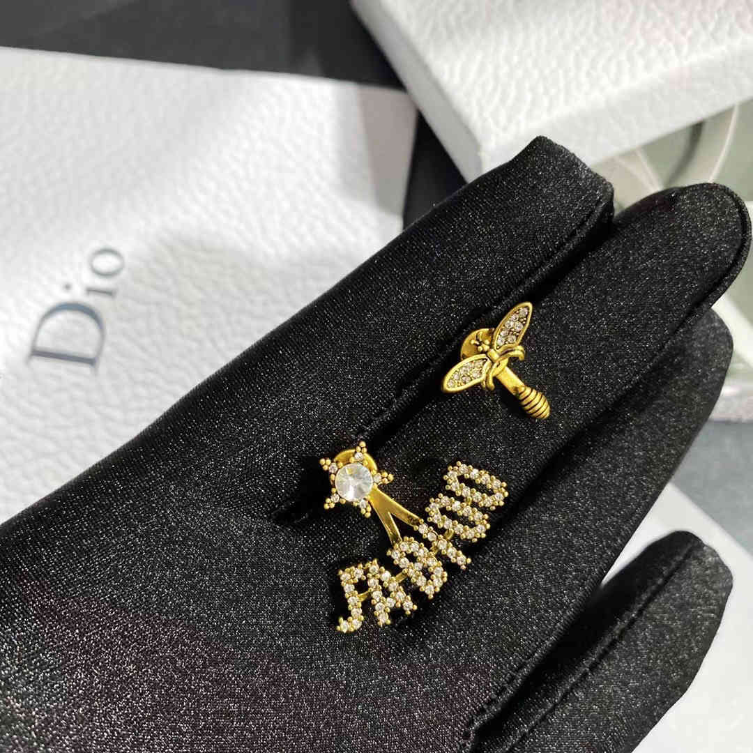 

50% discount on store factory direct sales asymmetric Stud feminine versatile super flash Earrings pure silver
