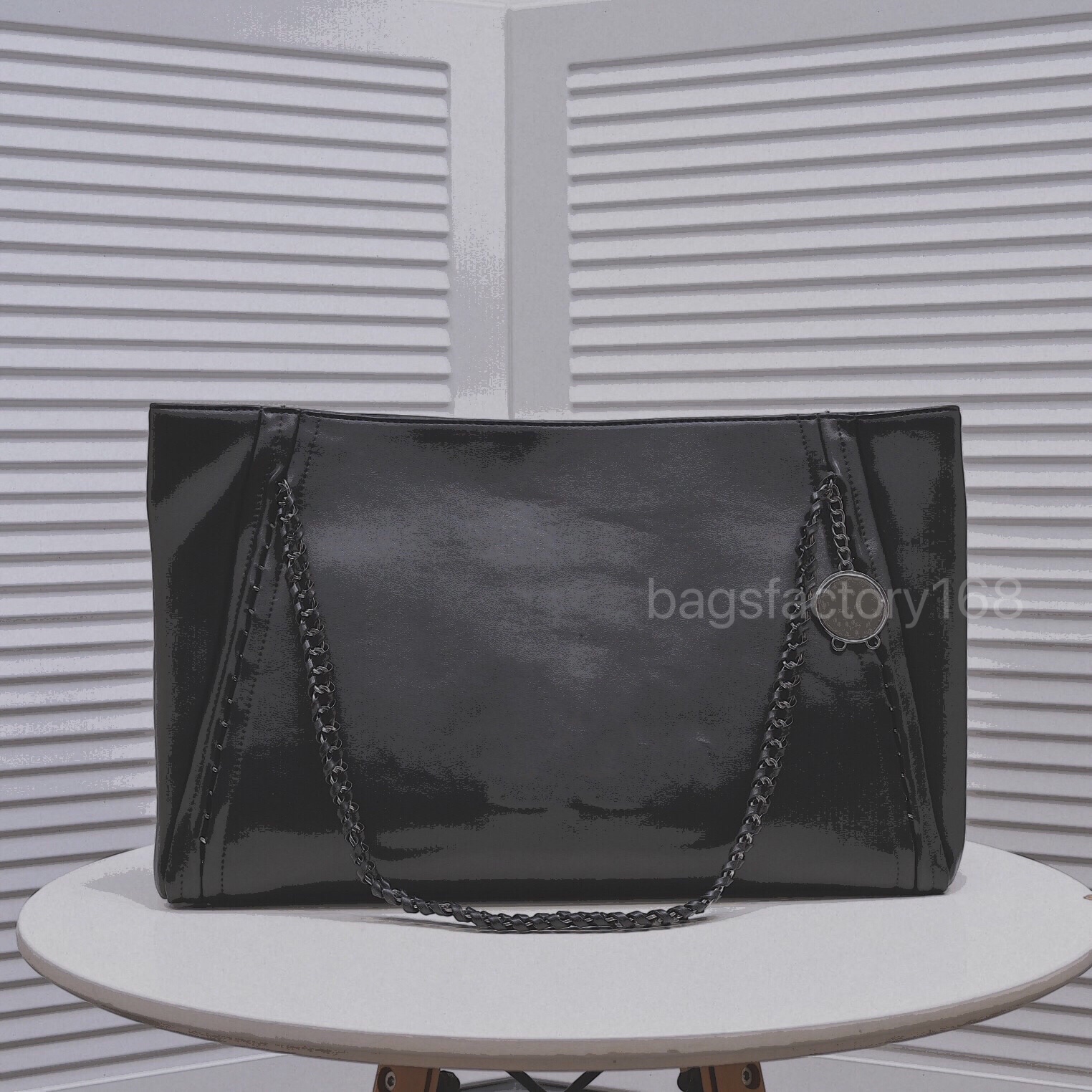 

Women's Luxury Design Solid Color Simple Large Logo Shoulder Bag Woven Hardware Chain High Quality Tote Bags Larges Capacity Handbag Shopping Package Daily, Customize