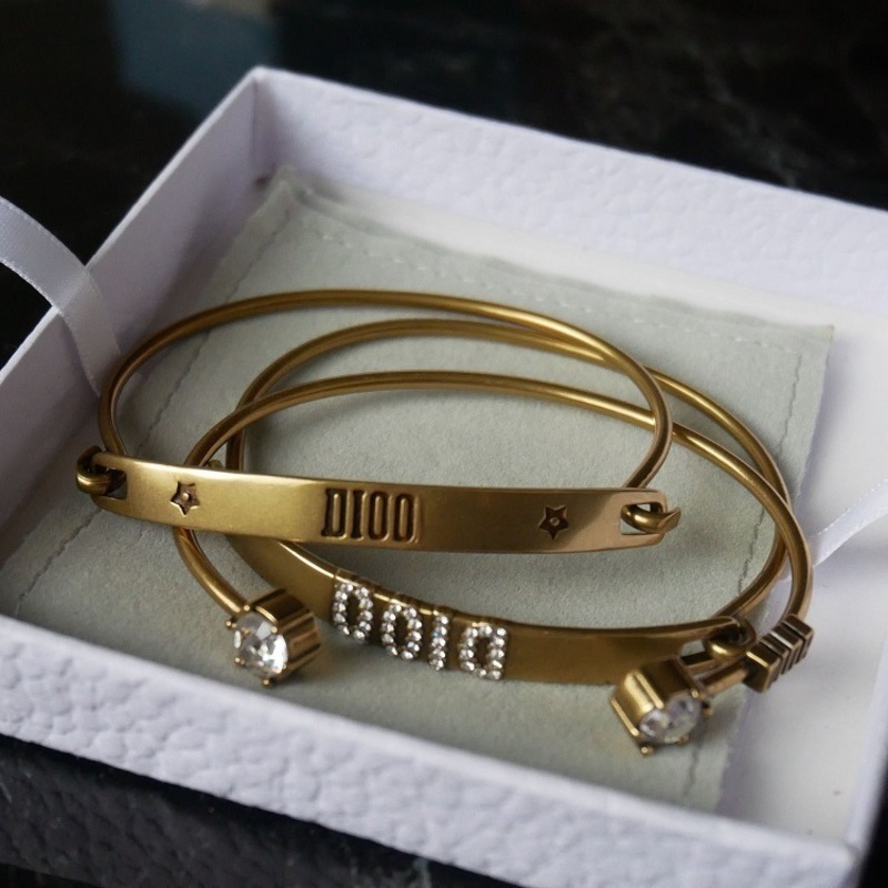 

D home / Dijia's 20-year-old new letter three piece set Bracelet women's net red with three layers of zircon inlay GAYM