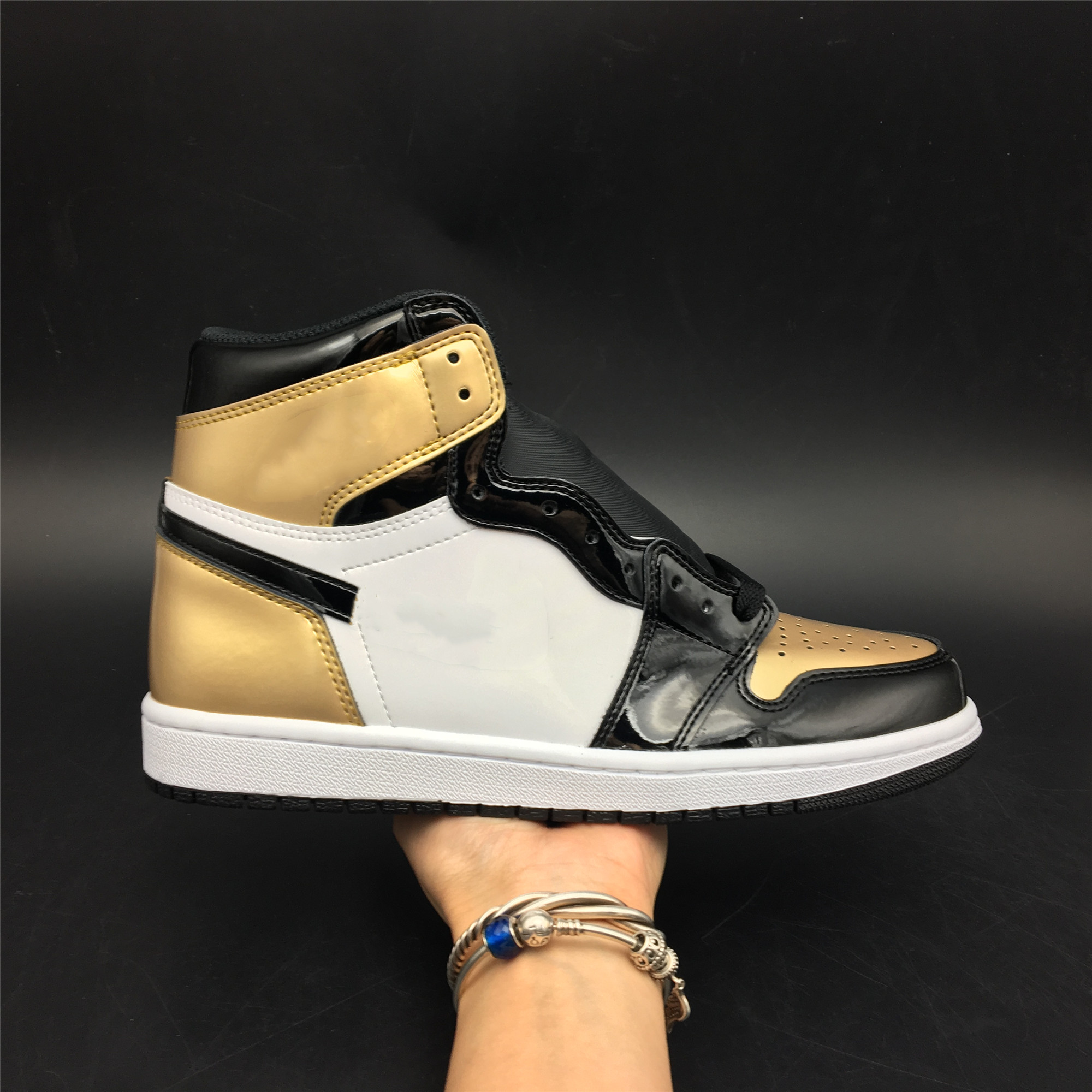 

2019 New Men Women With Box 1s Basketball Shoes 1 Gold Toe Athletic Shoes High Quality Sports Outdoors Sneakers, As picture