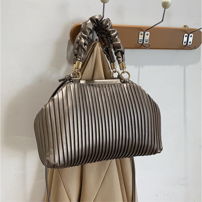 

Factory wholesale leather women shoulder bag Candy-colored striped elegant handbag Simple atmospheric leathers messenger bags Street trend fold handbags