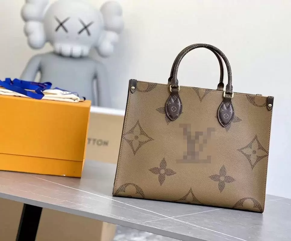

LVLOUISVITTON VUTTON Men duffle bags womens leather luggage Luxury Designer handbags large capacity sport travel satchel bag 55CM totes wallet 124, 22