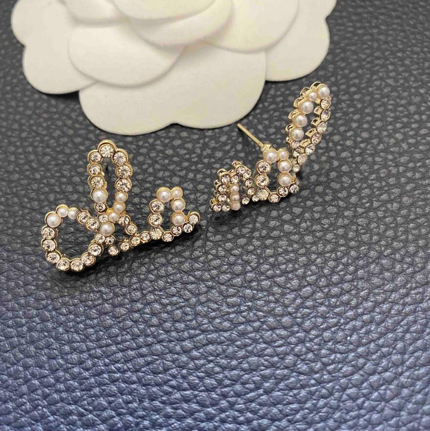 

Fashion Designer Jewelry Pearl Diamond Ear Stud Letter Charm Earring for women lady bride Party wedding lovers gift engagement With Box, Golden;silver