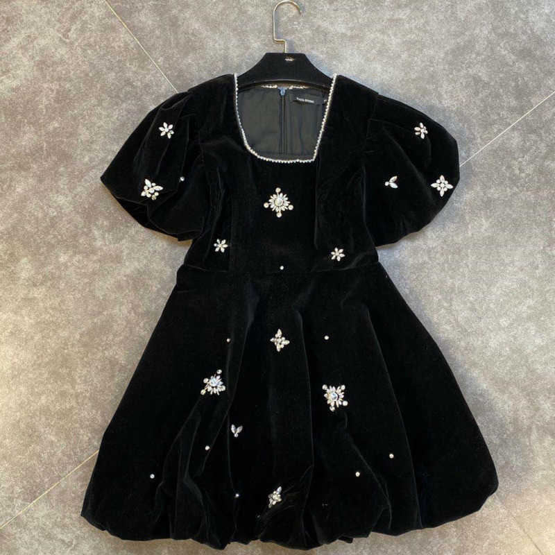 

DEAT Autumn Summer Short Puff Sleeve Square Collar Beadings Diamonds Decoration High Waist Velvet Mini Dress Women MK540 210709, Black