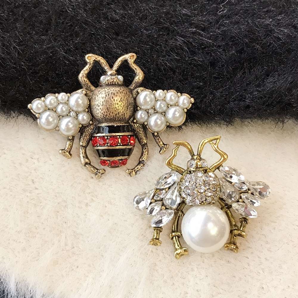 New worn bee Pearl Brooch women&#039;s simple clothing accessories coat pin cardigan-image-695396114