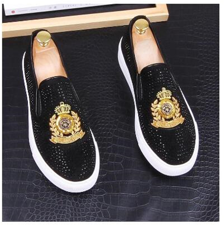 

2020 New luxury Dandelion Spikes Flat Leather Shoes Rhinestone Fashion Men embroidery Loafer Dress Shoes Smoking Slipper Casual shoe