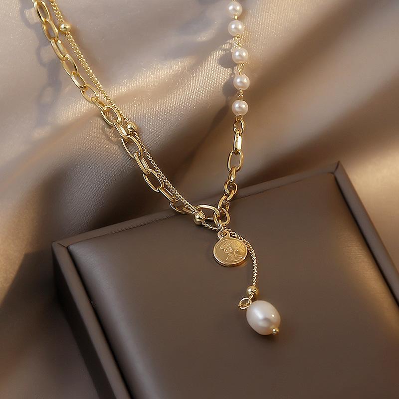 

Pendant Necklaces LOVOACC Charming Asymmetric Beaded White Pearl Necklace For Women Gold Chunky Chain Queen Portrait Coin Choker
