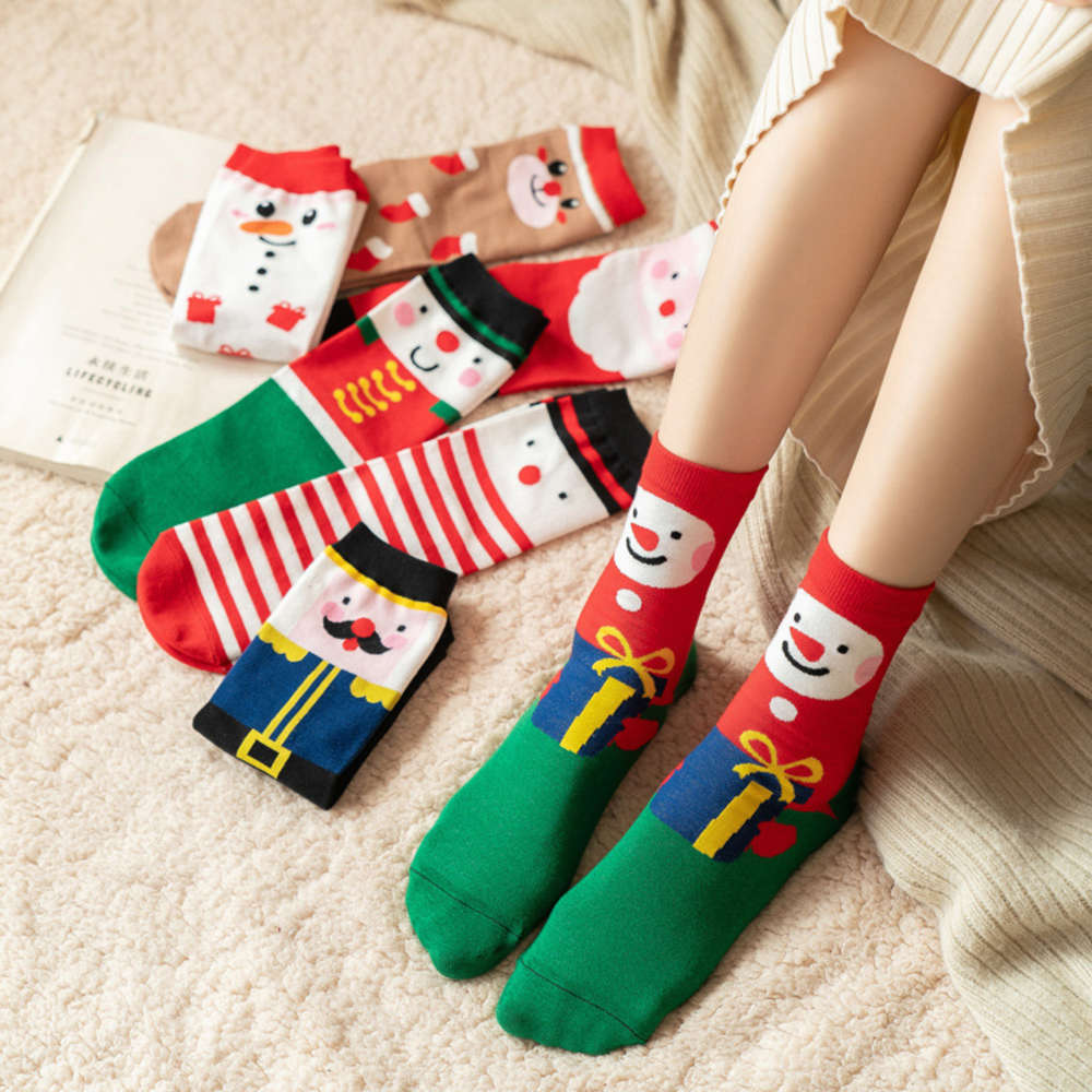 

Hot selling Christmas socks trend medium tube autumn and winter creative cartoon design cotton, Black