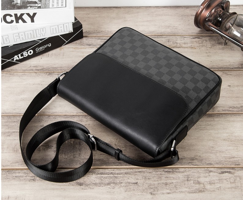 

crossbody man luxurys leather wallets messengers bag mens womens shoulder classical women bags classic fashion street Day Packs