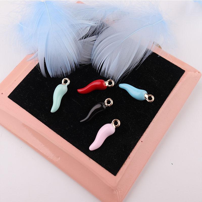 

Charms YEYULIN 10PCs Zinc Alloy Chili Enamel Pendants Vegetable For Jewelry DIY Findings Accessory 21X6mm, Bronze;silver