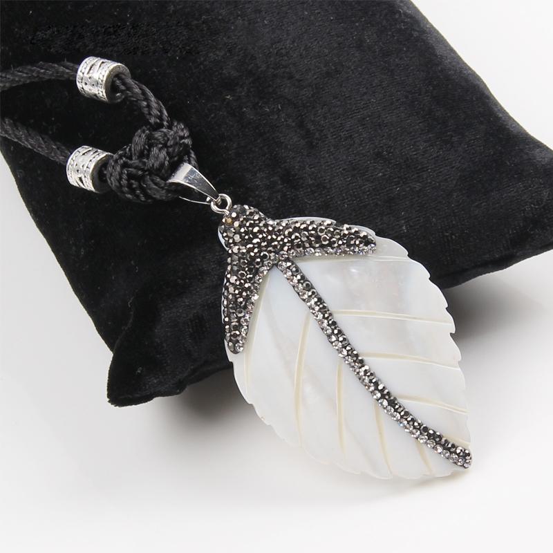 

Bohemian Claim SeaShell Leaf Shape White/Black Rhinestone Nylon Lucky Knot Long Necklace Women Sweater Choker Lady Chain Jewelry Pendant Nec