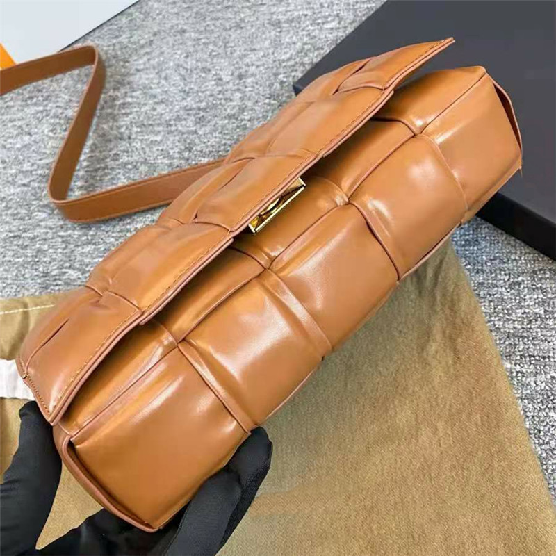 

Top Designer Knitting Plaid Gold Triangle Card Bags Nappa Lamb Leather Zipper Buckle Windbreaker Handbags Smooth Black Flap Hasp Cover CrossBody Bag Fashion Purse, Green