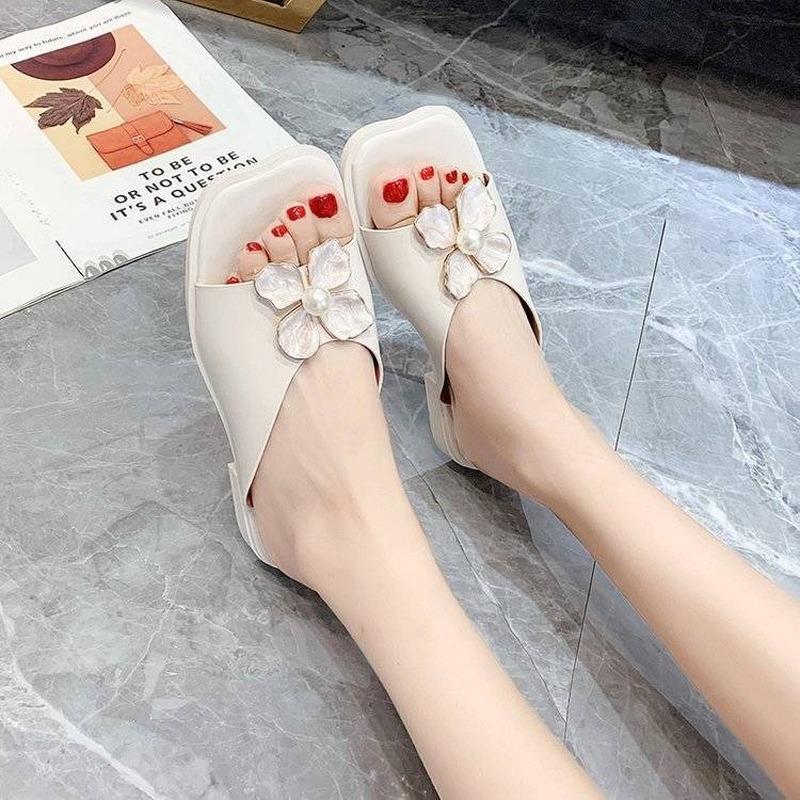 

Slippers 2021 Summer Elegant Female Pearl Flower Flat Retro Sandals, Beige