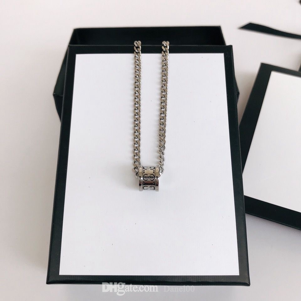 

Fashion Classic Necklace Street Brand Unisex Bracelet Designer Rings Circle Luxury Pendant Necklaces for Man Woman Jewelry