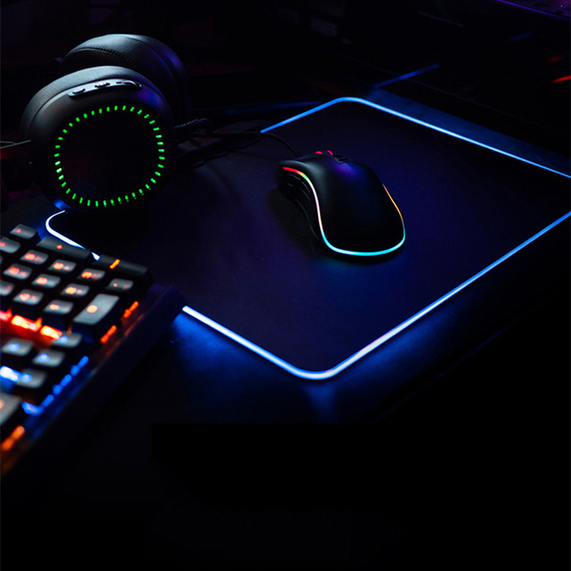 

Lager Gaming Mouse Pad RGB LED Glowing Colorful 1 HUB Port Large Gamer Mousepad Non-Slip Desk Mice Mat 7 Colors for PC Laptop