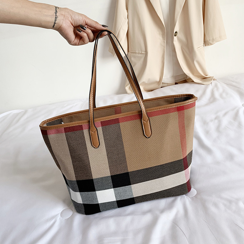 

Women Luxurys Designers Bags 2021 Zipper purse Canvas Leather Plaid Letter Classic womens Nylon Bag cosmetic top quality fashion sublimation handbag, #1