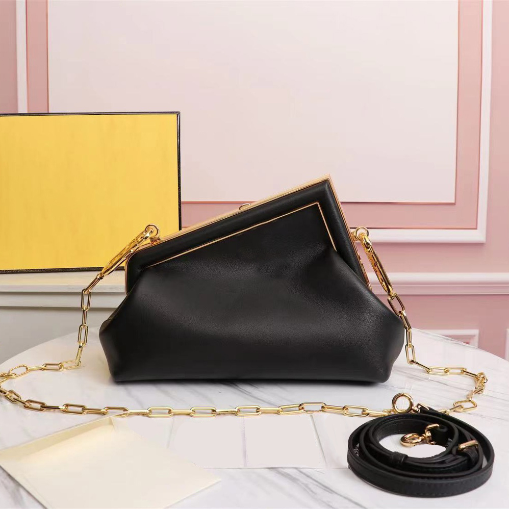 

Luxurys Designers WINTER CAPSULE First Bag Black Nappa Leather Oversized Metal F Buckle Fashion One Shoulder Handbag Handbag Imitation Brand Wholesale, Accessories