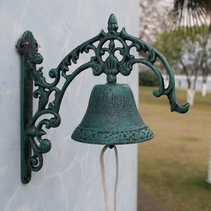 

Green Fleur De Lis Cast Iron Wall Hand Cranking Bell European Vintage Home Garden Decor Mounted Handmade Welcome Decorative Objects & Figuri