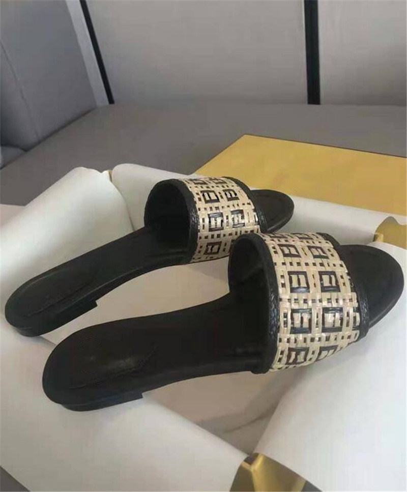 

Fashion Women's Casual sandals base Beach slippers high quality Leather shoes female flip flops comfortable open toed Sandal LETTER-F52559