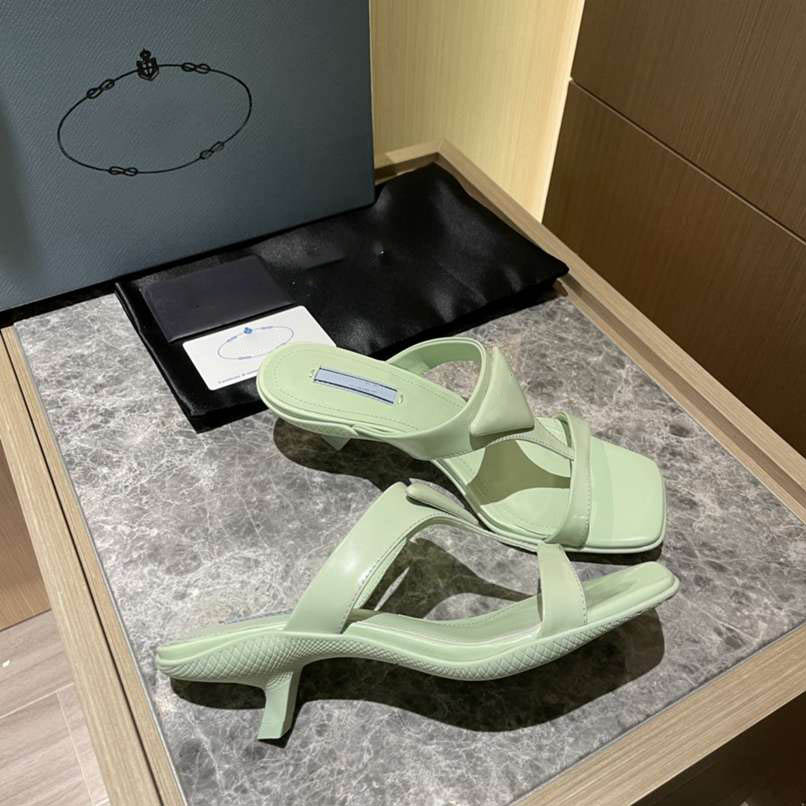 

2021 brand luxury designers spring and summer women pointed flat heel slippers fashion size 35-40 comfortable high quality with box dust bag