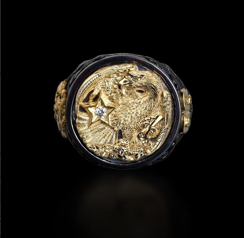 

Cluster Rings Selling Men's Black Gold Two-color Domineer Creative Eagle Bright Split Hand Jewelry