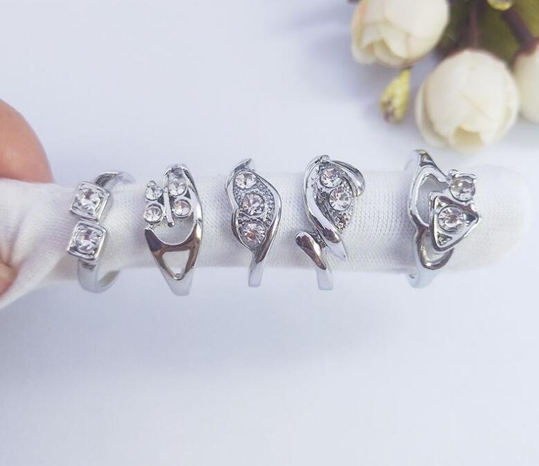 

Hot sales flower love heart white zircon rhinestone ring mix style colors size Lady/girl Fashion ring 50pcs/lot