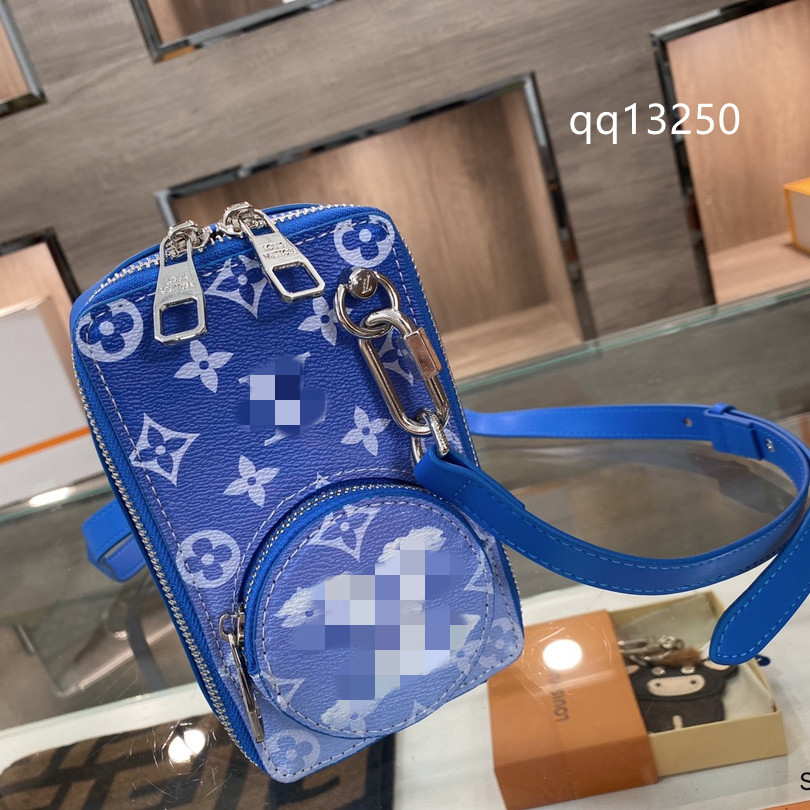 

Chest bag Original single series Classic blue sky and white clouds No. M30581 Genuine leather goods with box