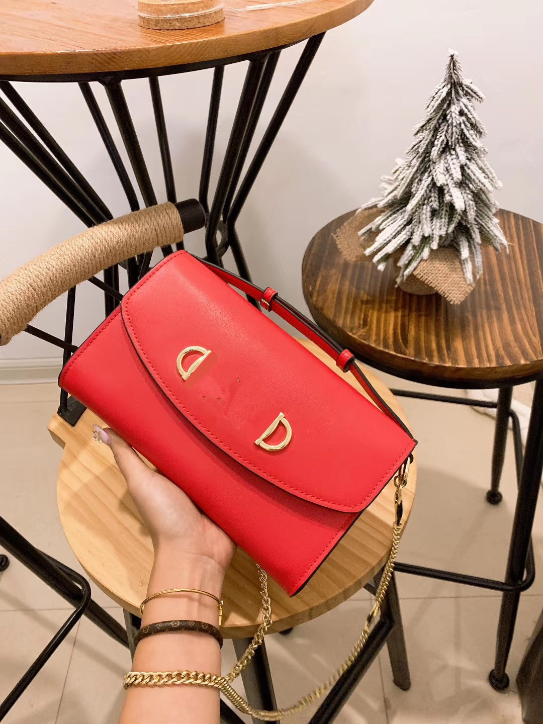 

2021 new style folding buckle color exquisite hardware accessories fashionable lady single shoulder oblique straddle bag size 22cm