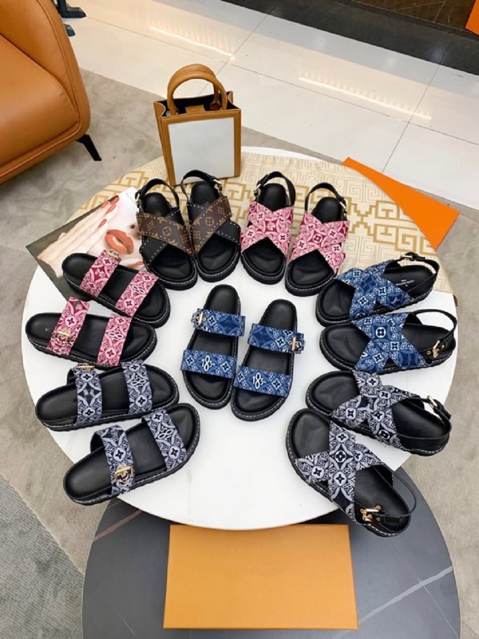 

2021 spring/summer sandals extremely light wear-resistant velvet outsole stylish and beautiful, Black