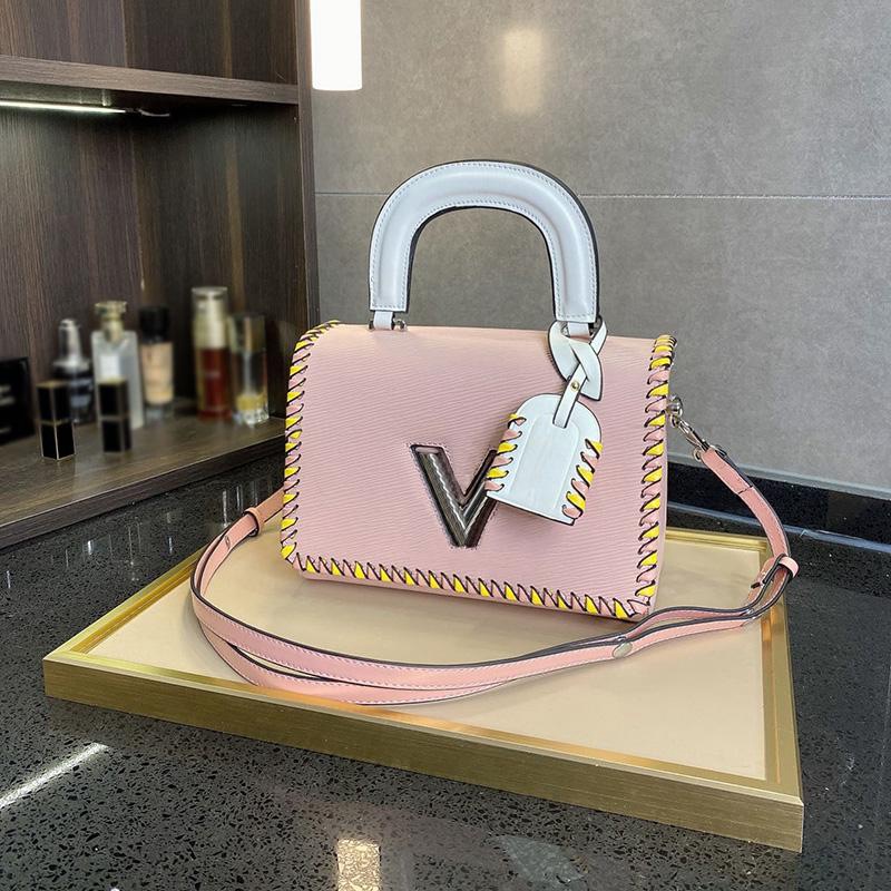 

L Twisted Designers Women Shoulder Bags Letter Hasp Contrast Color Handbags Good Quality Stylish Chain Bags MultiColors Pleated Handle, Color 1