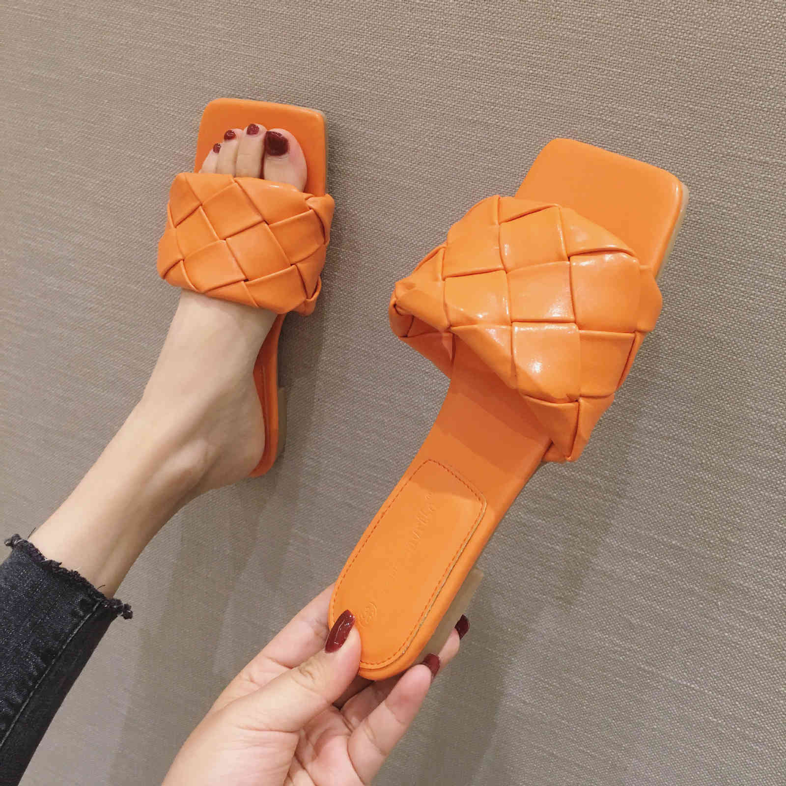 

70% Off Wholesale Sandals Flip-Flops strips leather Slip on woven slides sandals New Designer Ladies Weave Square Open Toe Flat Slippers Summer Casual Beach Shoes, Black