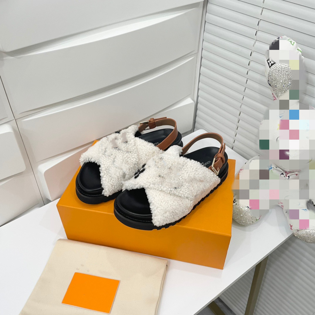 

Luxurys Designers Women Sandals Wool Slide Winter fur Fluffy Furry letters Sandal Warm Comfortable Slides Fuzzy Girl Flip Flop Slippers With Box