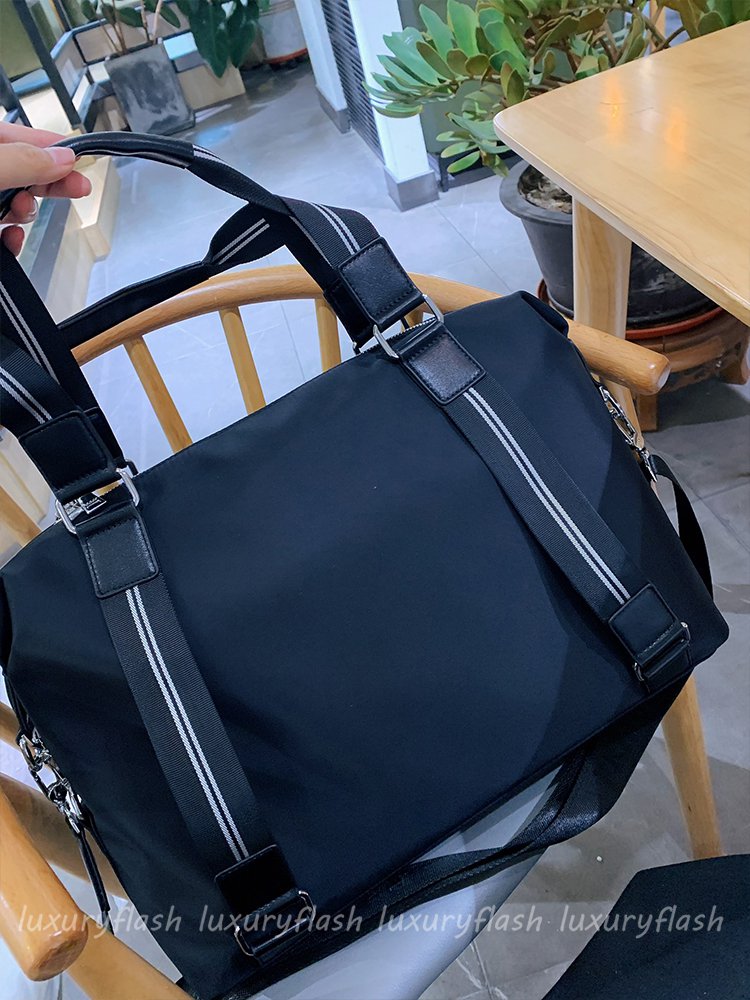 Mode Ordinateur Portable Sacs Grande capacité Étanche Solide Couleur Ordinateur Sac De Luxe Designer Noir Hommes et Femmes Sacs À Main Loisirs Vo