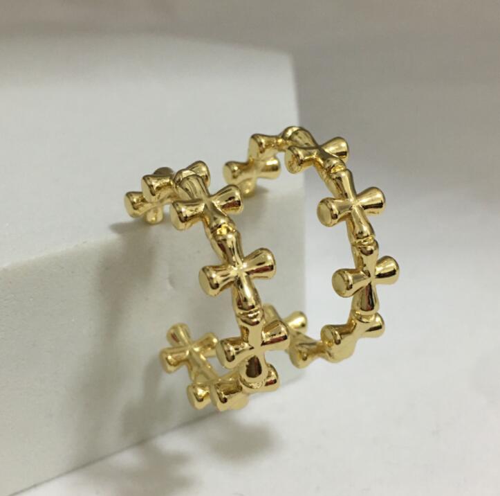 

2021 Fashion Jewelry Hoop Cross Earrings Huggie Earring Daily Wears for Girls