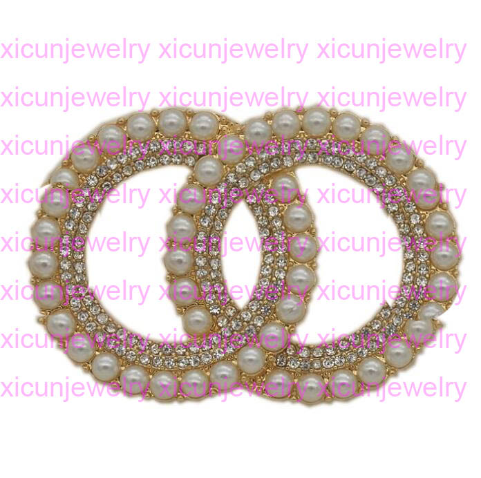 

C Letter Vintage Crystal Luxury Brooches Pearl Designer Letter Brooch Rhinestone Pins Women Fashion Pin for Gift Wedding