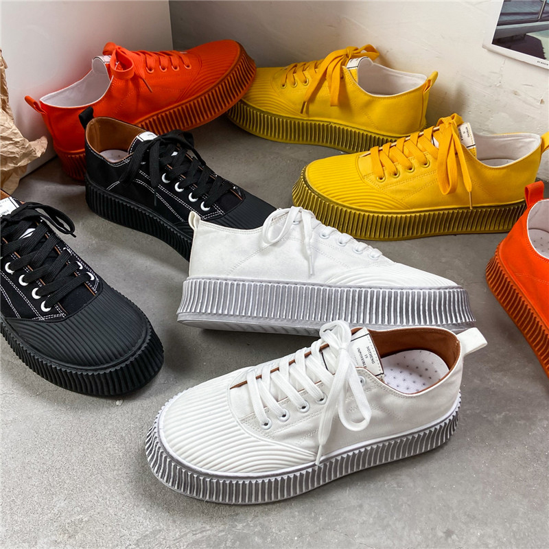 

Flat Men's Women's Running shoes Professional Breathable and lightweight Trainers Luxurys Designers Sports Sneakers