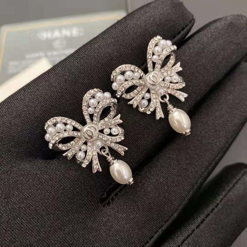 

cuff 2021 Xiaoxiang elegant bow drop pearl necklace temperament Fashion earrings women
