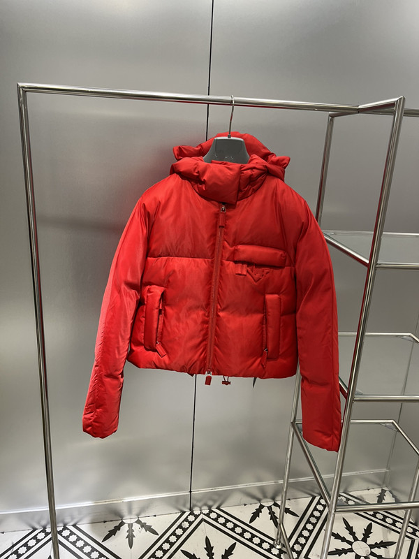 

New holiday red short down jacket