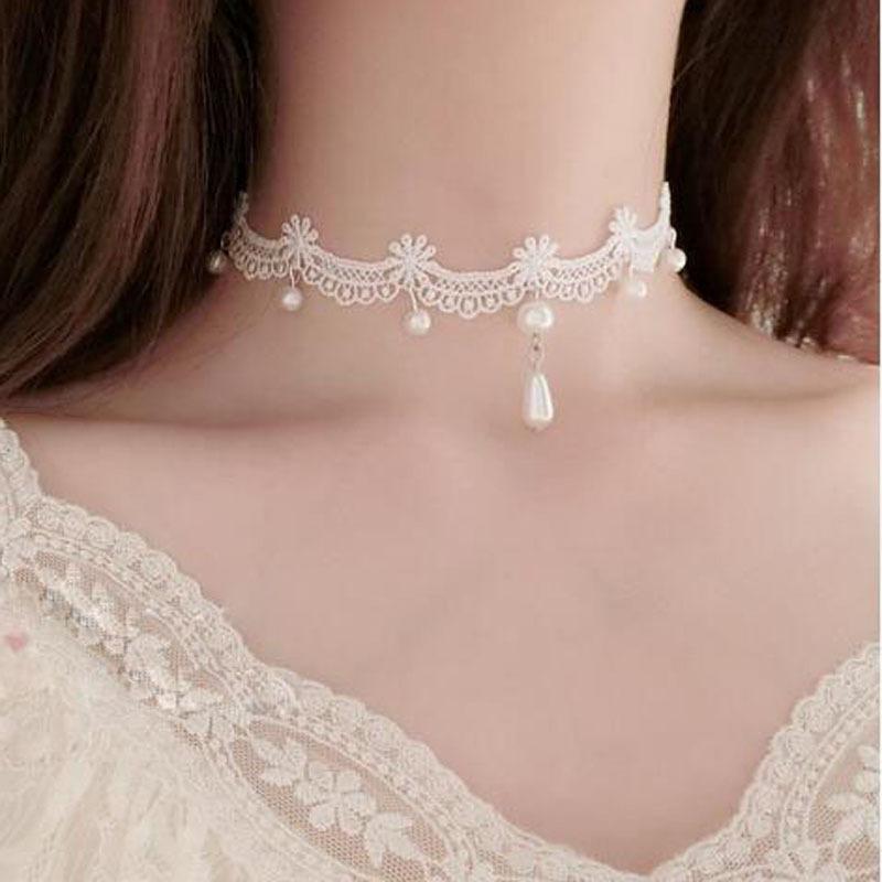 

Chokers White Lace Applique Crocheted Choker With Pearl Pendant Vintage Flower Pattern Collar Necklace For Women And Girls BH