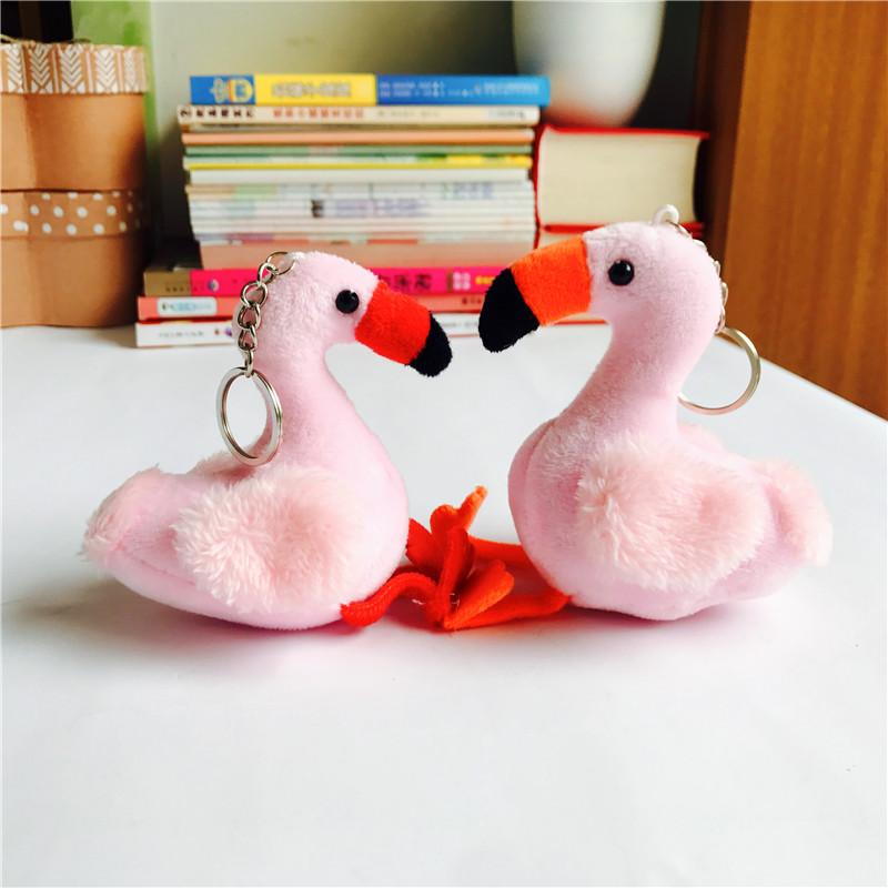 

Keychains 1pcs Cute Flamingo Plush Toy Keychain Keyring Holder Anime Car Key Pendant For Bag Gifts Women Kids